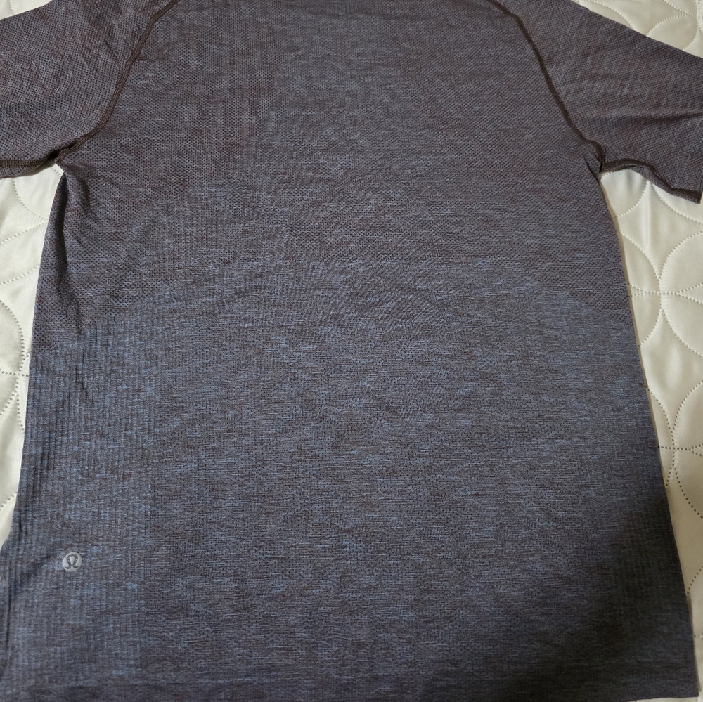 lululemon athletica Gray Short Sleeve Tee